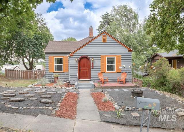 Property at 303/305 N Jefferson, Moscow, ID 83843, 4 beds, 2 baths