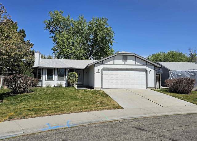 Property at 10046 W Glen Ellyn St, Boise, ID 83704, 3 beds, 2 baths