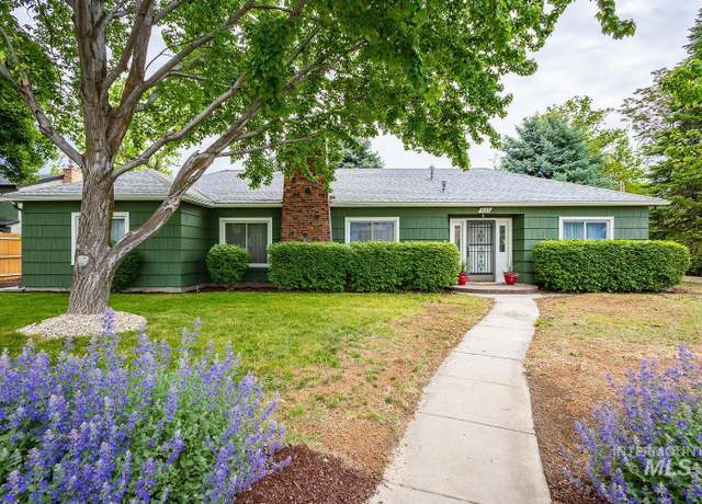 Property at 3102 N Sycamore Dr, Boise, ID 83703-4130, 3 beds, 2 baths