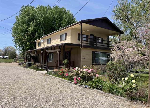 Property at 1217 N 6th St, Payette, ID 83661, 4 beds, 2 baths