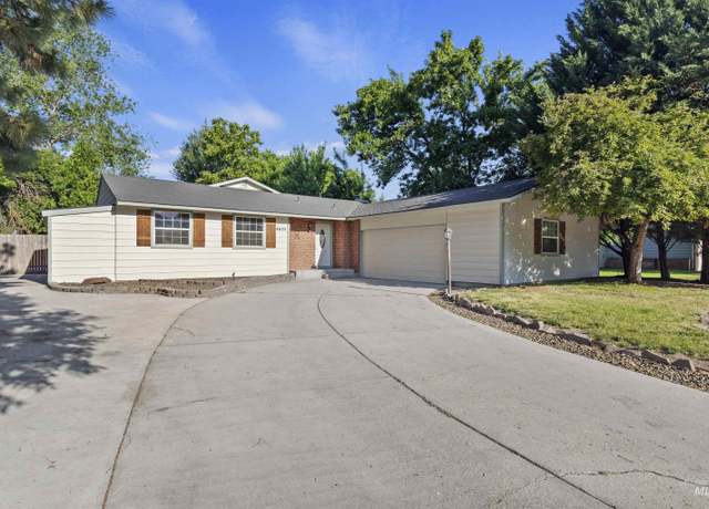 Property at 4655 N Bluegrass Ave, Boise, ID 83703, 4 beds, 2 baths