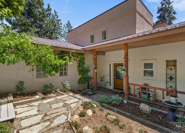 Property at 222 Rush Creek Rd, Boise, ID 83716, 3 beds, 2.5 baths
