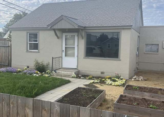Property at 107 E 5th St, Emmett, ID 83617, 2 beds, 1 bath