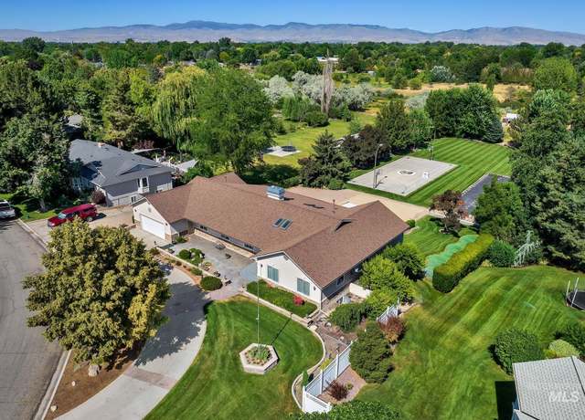 Property at 4500 S Riva Ridge Way, Boise, ID 83709, 5 beds, 3.5 baths