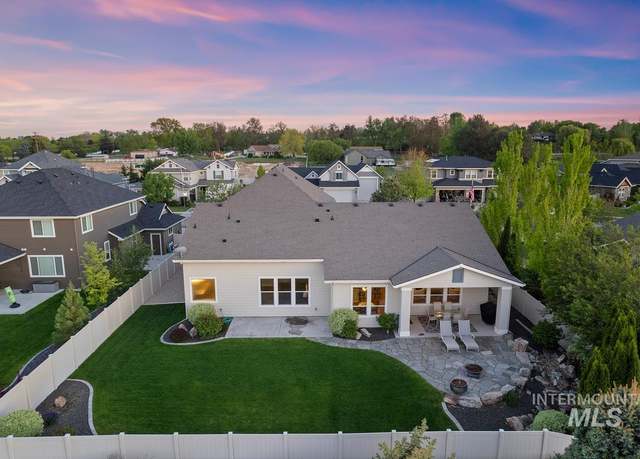 Property at 938 W Bear Track Ct, Meridian, ID 83642, 3 beds, 3.5 baths