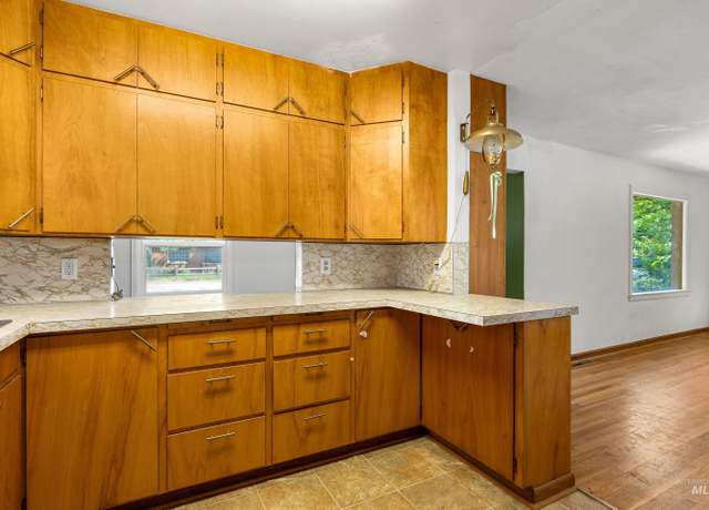 Property at 5121 W Fairmont, Boise, ID 83706, 2 beds, 1 bath