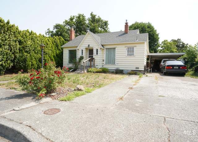 Property at 1025 9th St, Clarkston, WA 99403, 2 beds, 1 bath