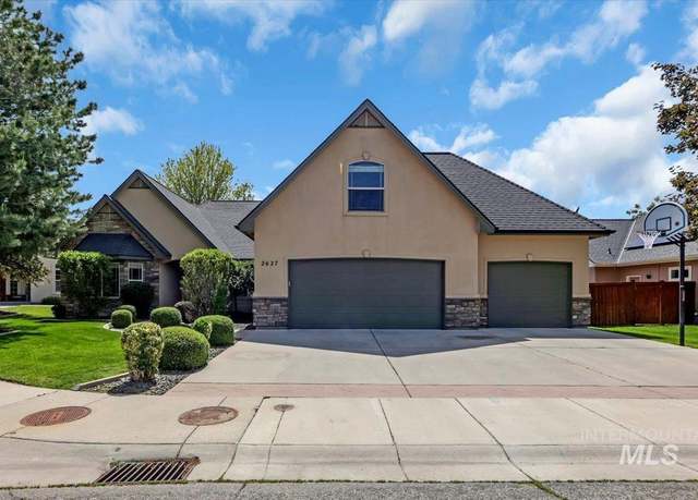 Property at 2627 E Moog St, Meridian, ID 83646, 4 beds, 3 baths