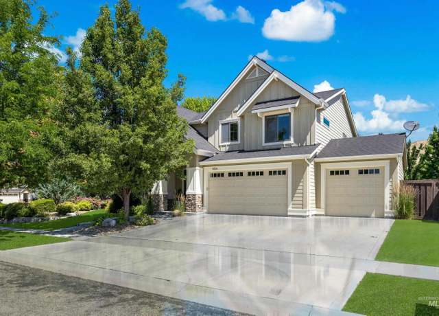Property at 5826 E Playwright St, Boise, ID 83716, 4 beds, 2.5 baths