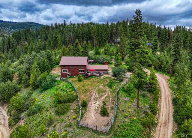Property at 27 Park Ln, Boise, ID 83716, 3 beds, 3 baths