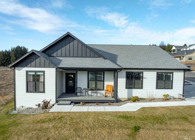 Property at 1509 Roxbury Dr, Moscow, ID 83843, 3 beds, 2.5 baths