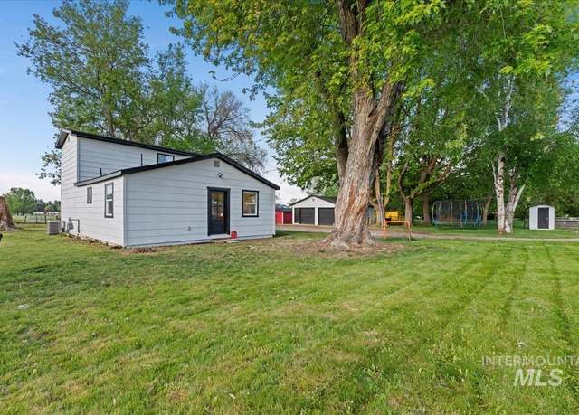 Property at 5009 Airport Rd, Nampa, ID 83687, 3 beds, 1.5 baths