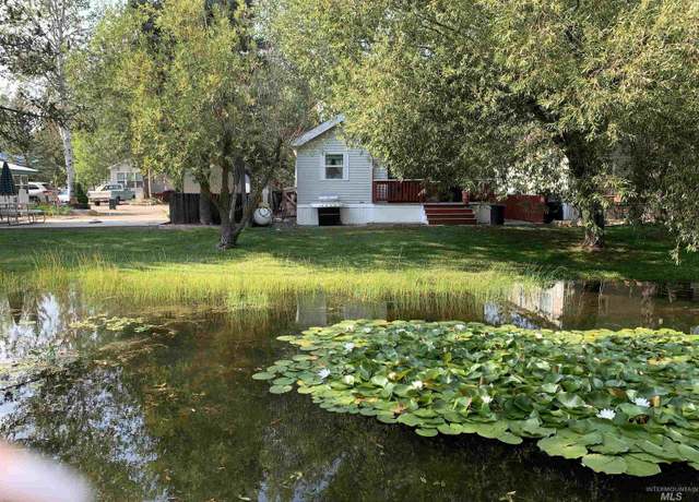 Property at 514 E13 Sawyer St Unit E13, Cascade, ID 83611, 1 bed, 1 bath
