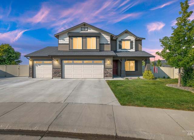 Property at 1009 E Ludlow St, Kuna, ID 83634, 5 beds, 2.5 baths