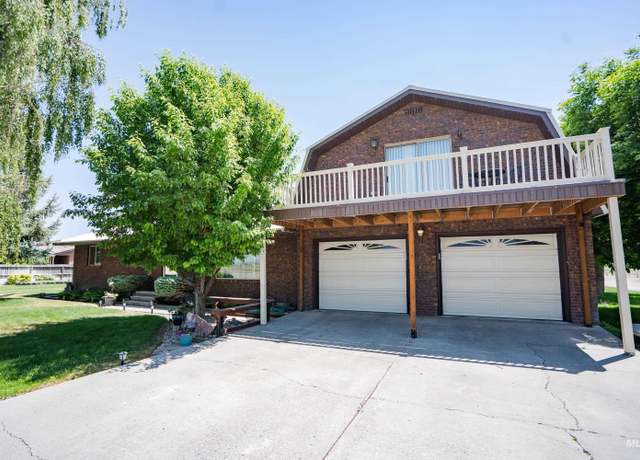 Property at 805 W 400 S, Heyburn, ID 83336, 3 beds, 2 baths