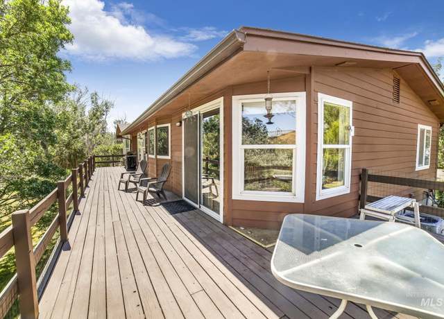 Property at 4806 Salmon Creek Dr, Buhl, ID 83316-0000, 4 beds, 2.5 baths