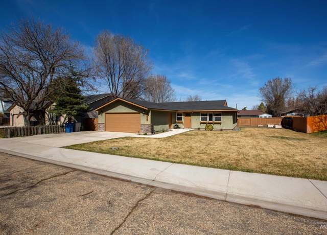 Property at 1214 E Pennsylvania Pl, Nampa, ID 83686, 3 beds, 1.5 baths