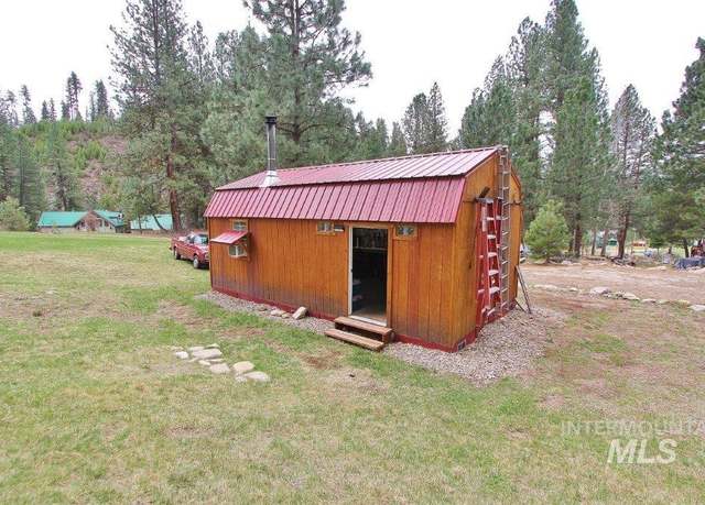 Property at 28 Lewis Dr, Lowman, ID 83637