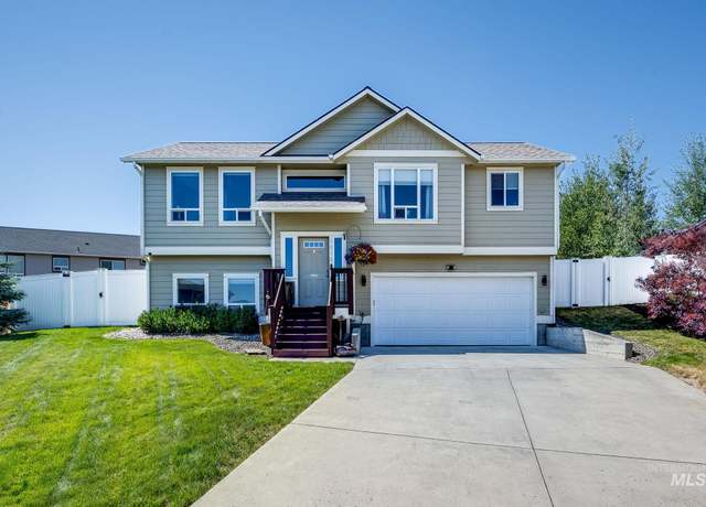 Property at 1815 Koda Ct, Moscow, ID 83843, 3 beds, 3 baths