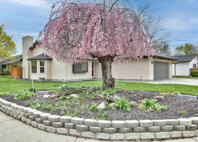 Property at 11573 W Ginger Creek Dr, Boise, ID 83713, 3 beds, 2 baths