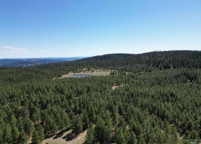 Property at 4975 Middle Rd, Lenore, ID 83541, 1 bed, 1.5 baths