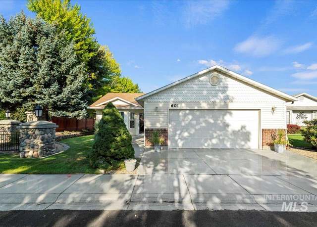 Property at 601 N Sterling St, Nampa, ID 83651, 2 beds, 2 baths