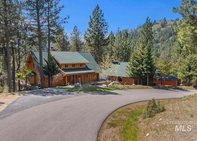 Property at 93 Blue Shadow, Garden Valley, ID 83622, 5 beds, 4.5 baths