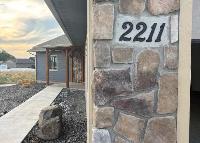Property at 2211 Powers Dr, Lewiston, ID 83501, 3 beds, 2 baths