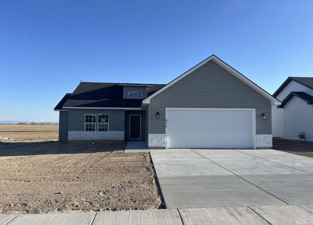Property at 818 23rd Ave E, Jerome, ID 83338, 3 beds, 2 baths