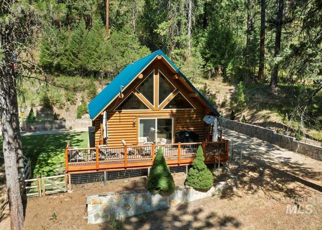 Property at 10 Elk Pt, Garden Valley, ID 83622, 3 beds, 2 baths