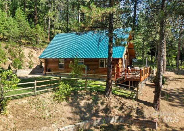 Property at 10 Elk Pt, Garden Valley, ID 83622, 3 beds, 2 baths