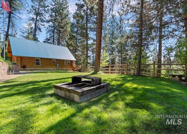 Property at 10 Elk Pt, Garden Valley, ID 83622, 3 beds, 2 baths