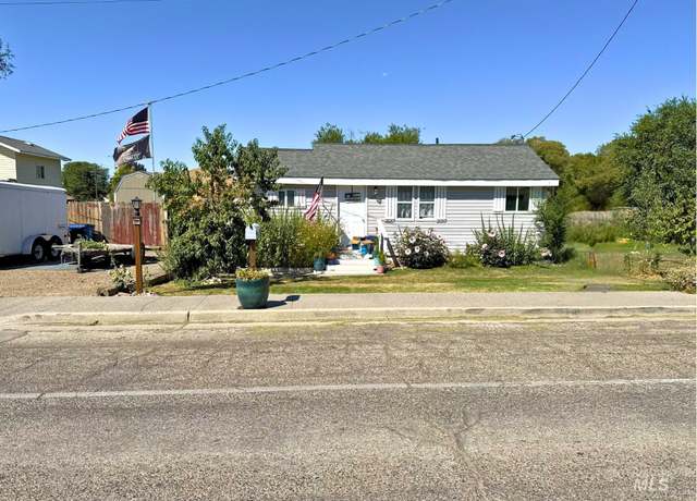 Property at 595 S 14th E, Mountain Home, ID 83647, 3 beds, 1 bath