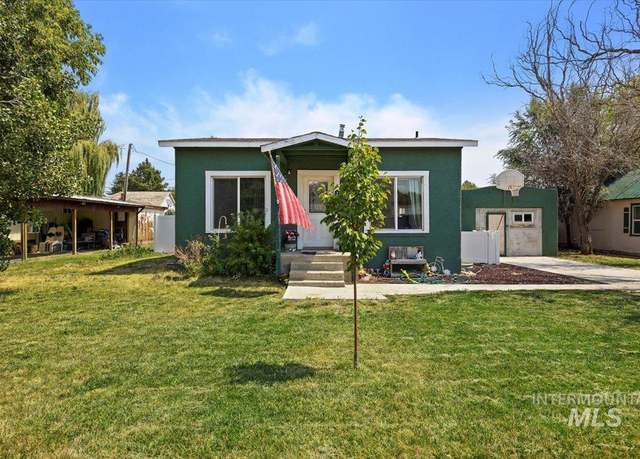 Property at 722 Nevada St, Gooding, ID 83330, 3 beds, 1 bath