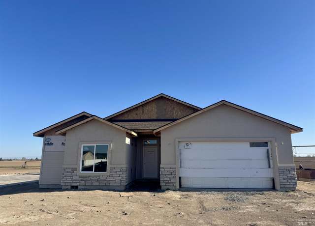 Property at 902 23rd Ave E, Jerome, ID 83338, 3 beds, 3 baths