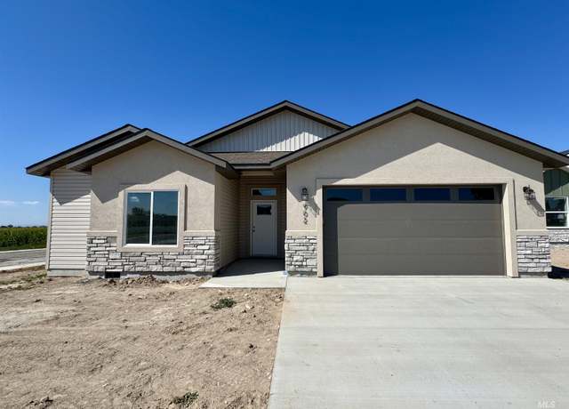 Property at 902 23rd Ave E, Jerome, ID 83338, 3 beds, 3 baths