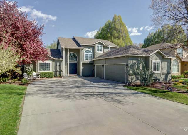 Property at 5546 N Citadel Way, Boise, ID 83703-2834, 4 beds, 2.5 baths