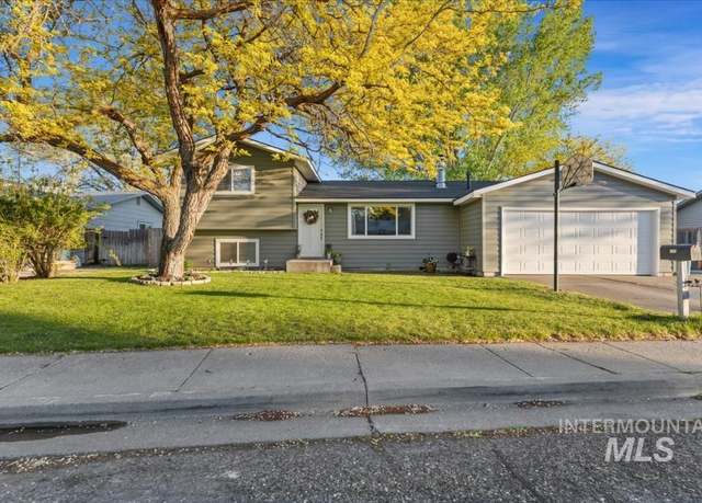Property at 275 E 14th North, Mountain Home, ID 83647, 4 beds, 2 baths