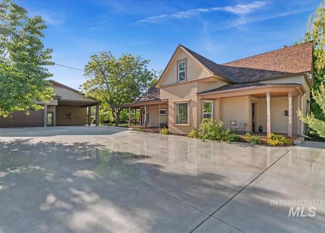 Property at 316 Maple Ave, Emmett, ID 83617, 5 beds, 3 baths