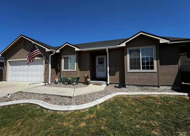 Property at 616 Colton St, New Plymouth, ID 83655, 3 beds, 2 baths