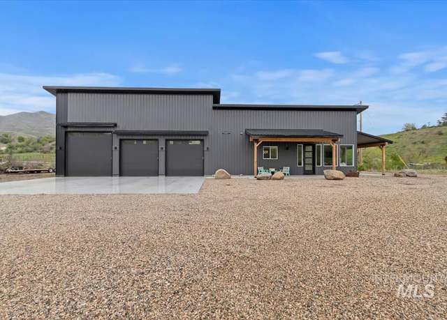Property at 61 Harris Creek Rd, Horseshoe Bend, ID 83629, 5 beds, 4 baths