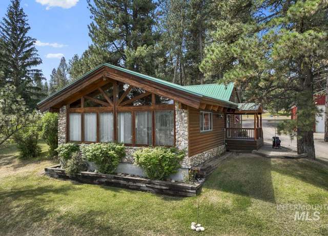Property at 739 S Main St, Cascade, ID 83611, 3 beds, 1 bath