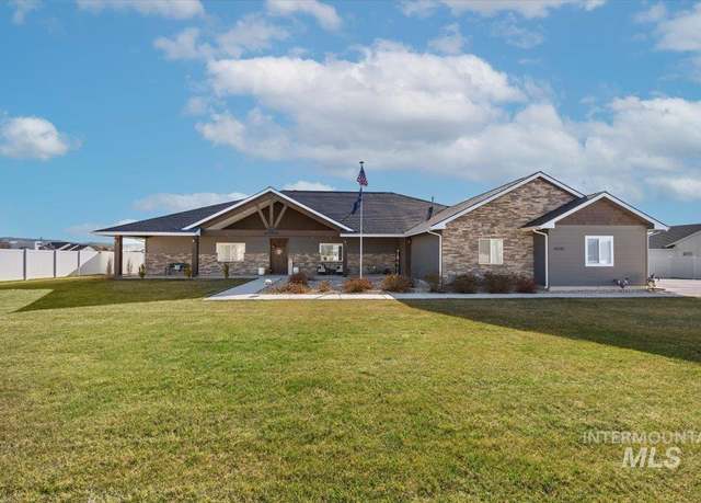 Property at 4345 NW Purple Sage Cir, Mountain Home, ID 83647, 4 beds, 2.5 baths