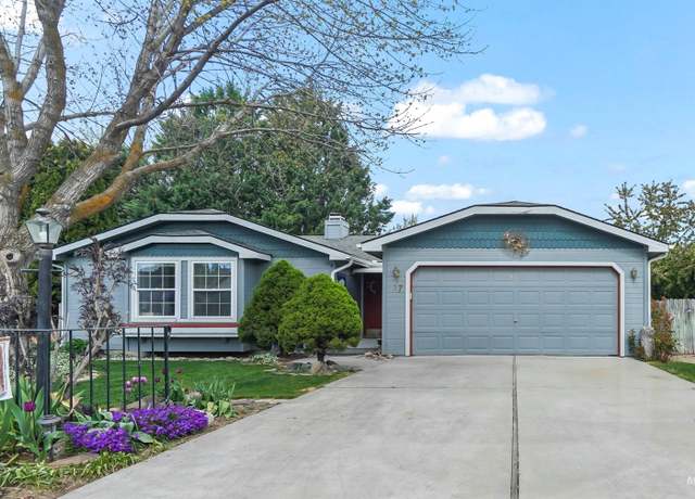 Property at 17 S Cobblestone Ct, Nampa, ID 83686, 3 beds, 2 baths
