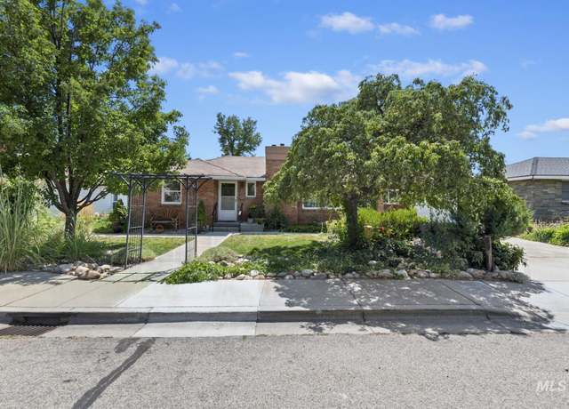 Property at 5701 W Gage St, Boise, ID 83706-1327, 2 beds, 1 bath