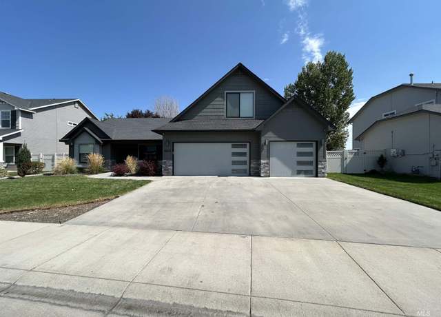 Property at 5272 N Cortona Way, Meridian, ID 83646, 4 beds, 2 baths