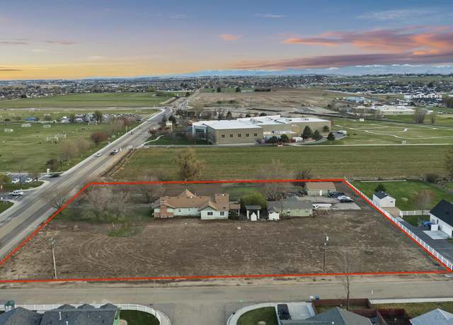 Property at 3514 S Indiana Ave, Caldwell, ID 83605, 7 beds, 3 baths