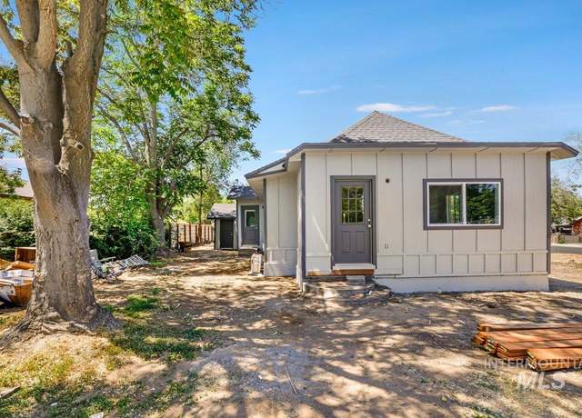 Property at 700 Poplar Ave, Buhl, ID 83316, 2 beds, 1.5 baths