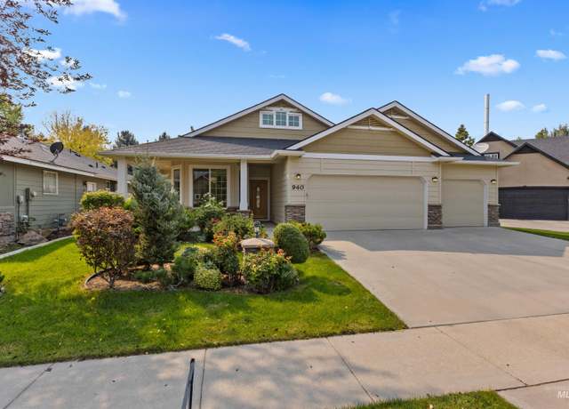 Property at 940 W Heather Woods Dr, Nampa, ID 83686, 3 beds, 2 baths