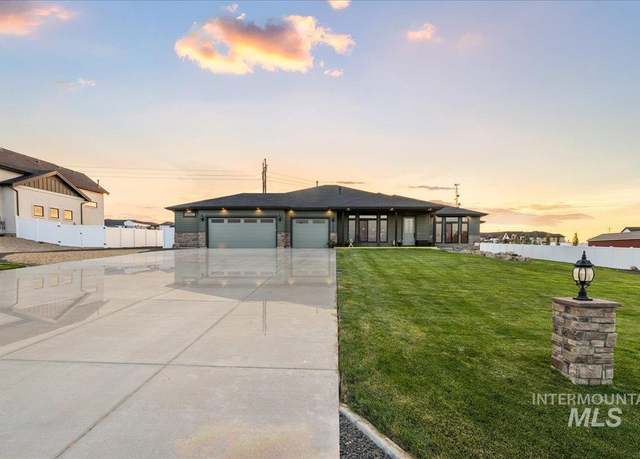 Property at 13849 Table Rock Ave, Nampa, ID 83651, 3 beds, 3 baths